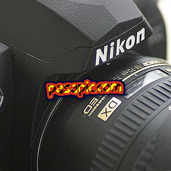 Cara membersihkan lensa Nikon