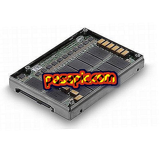 SSDハードドライブのしくみ - コンピュータ