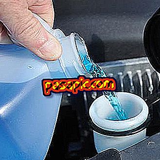 Come cambiare il liquido del tergicristallo - riparazione e manutenzione di automobili