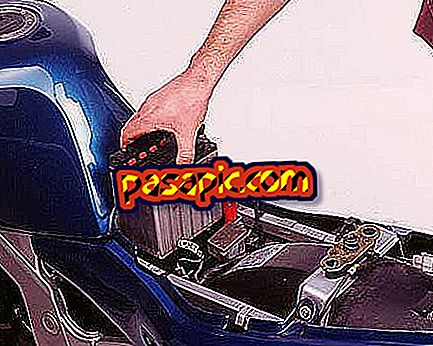 Comment changer la batterie de la moto - réparation et entretien de motos